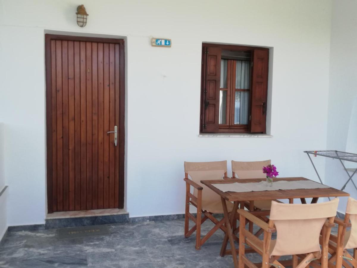Ferienwohnung Pansion Katerina Skyros Acherounes Exterior foto