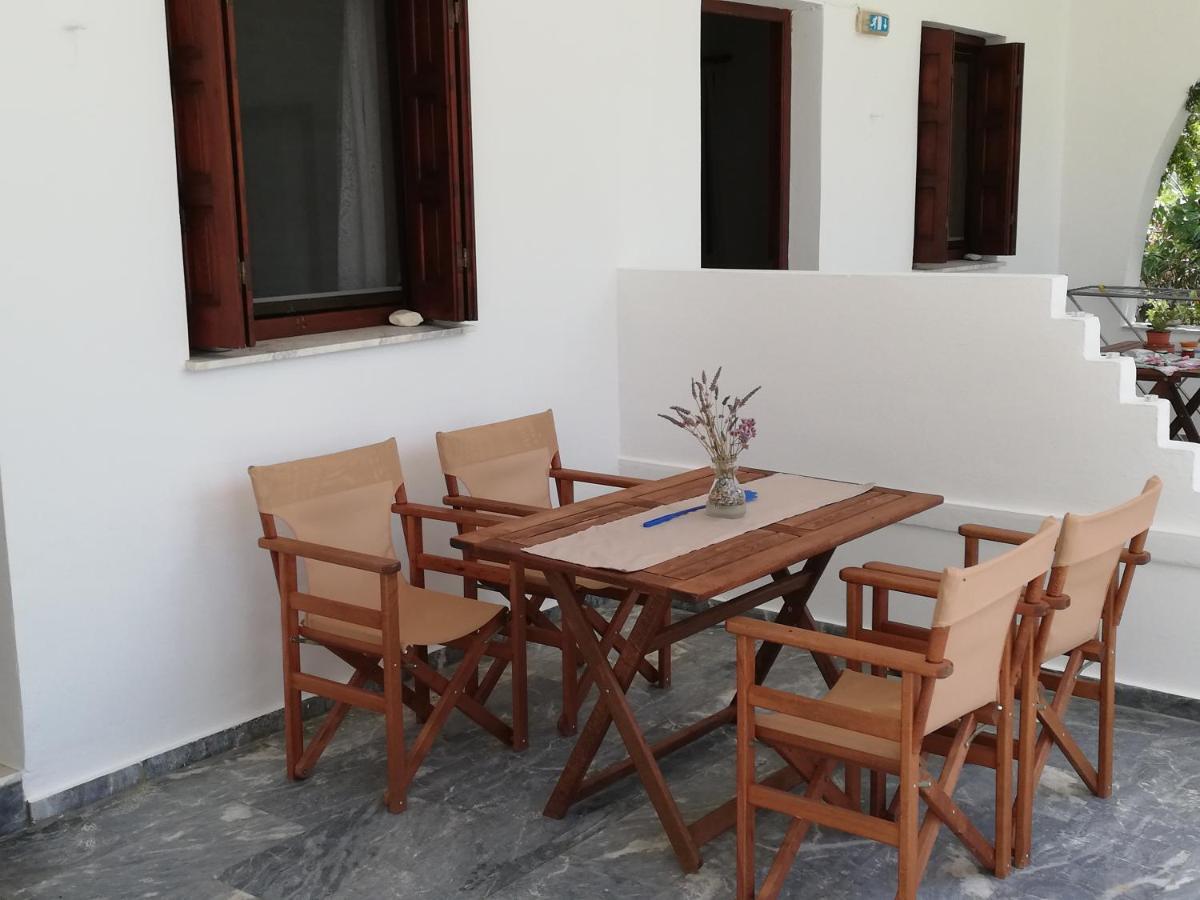 Ferienwohnung Pansion Katerina Skyros Acherounes Exterior foto